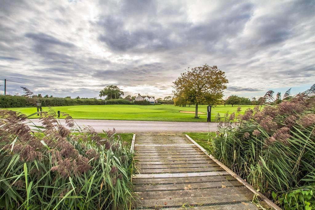Mendip Spring Golf And Country Club Летний дом